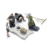 Lunch break in the field (4x) 